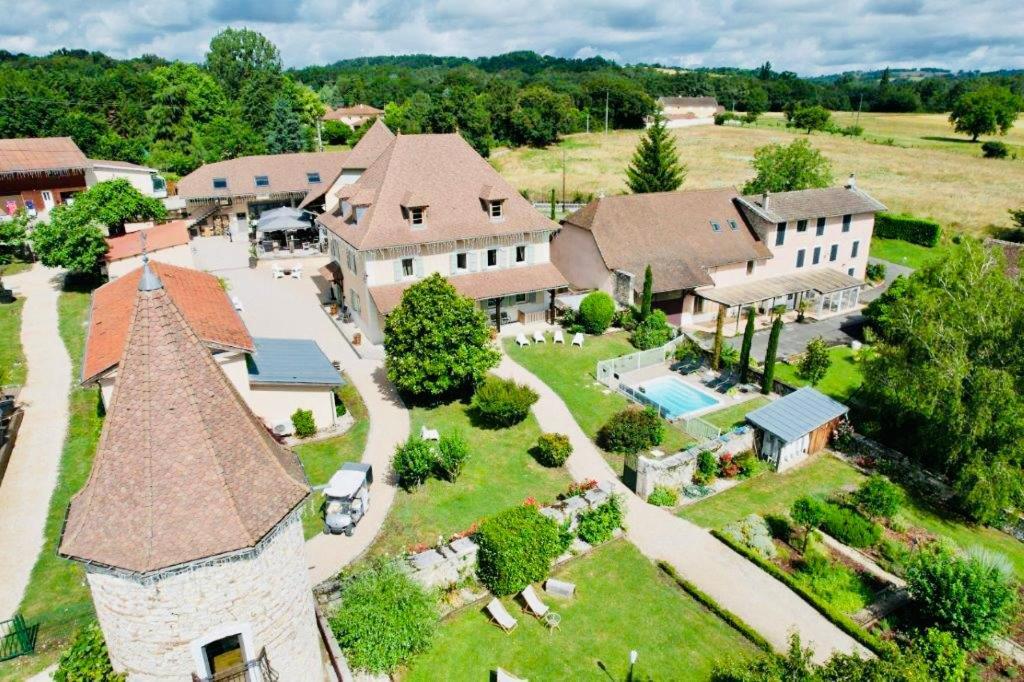 Les Villas Du Domaine De Suzel Vignieu Exterior foto