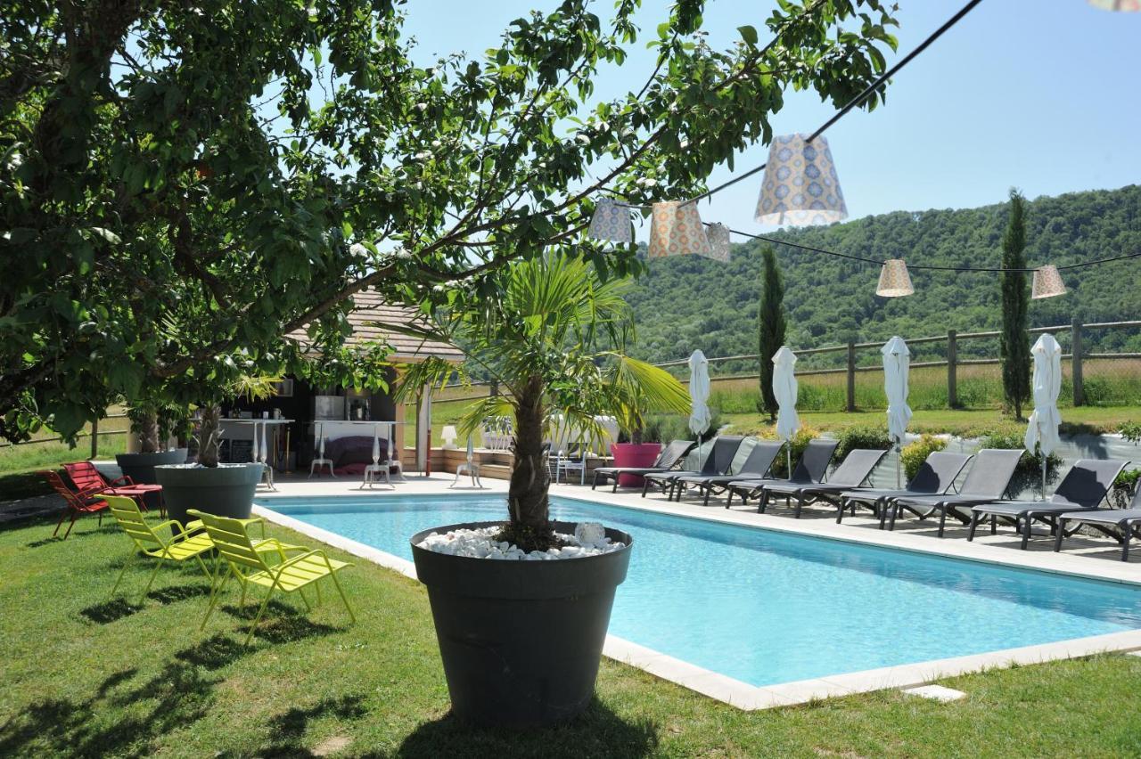Les Villas Du Domaine De Suzel Vignieu Exterior foto